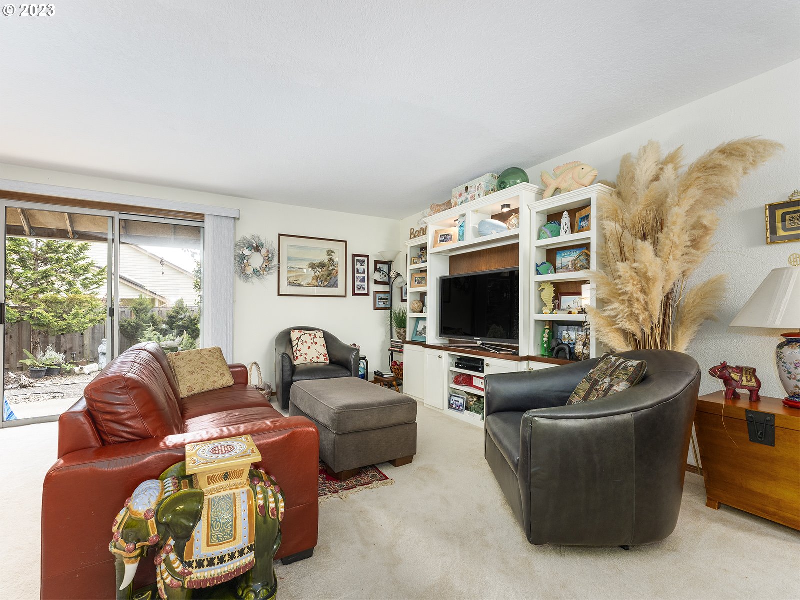12750 Southwest Overgaard Street Portland, OR 97224 - Photo 11 of 34 Family Room