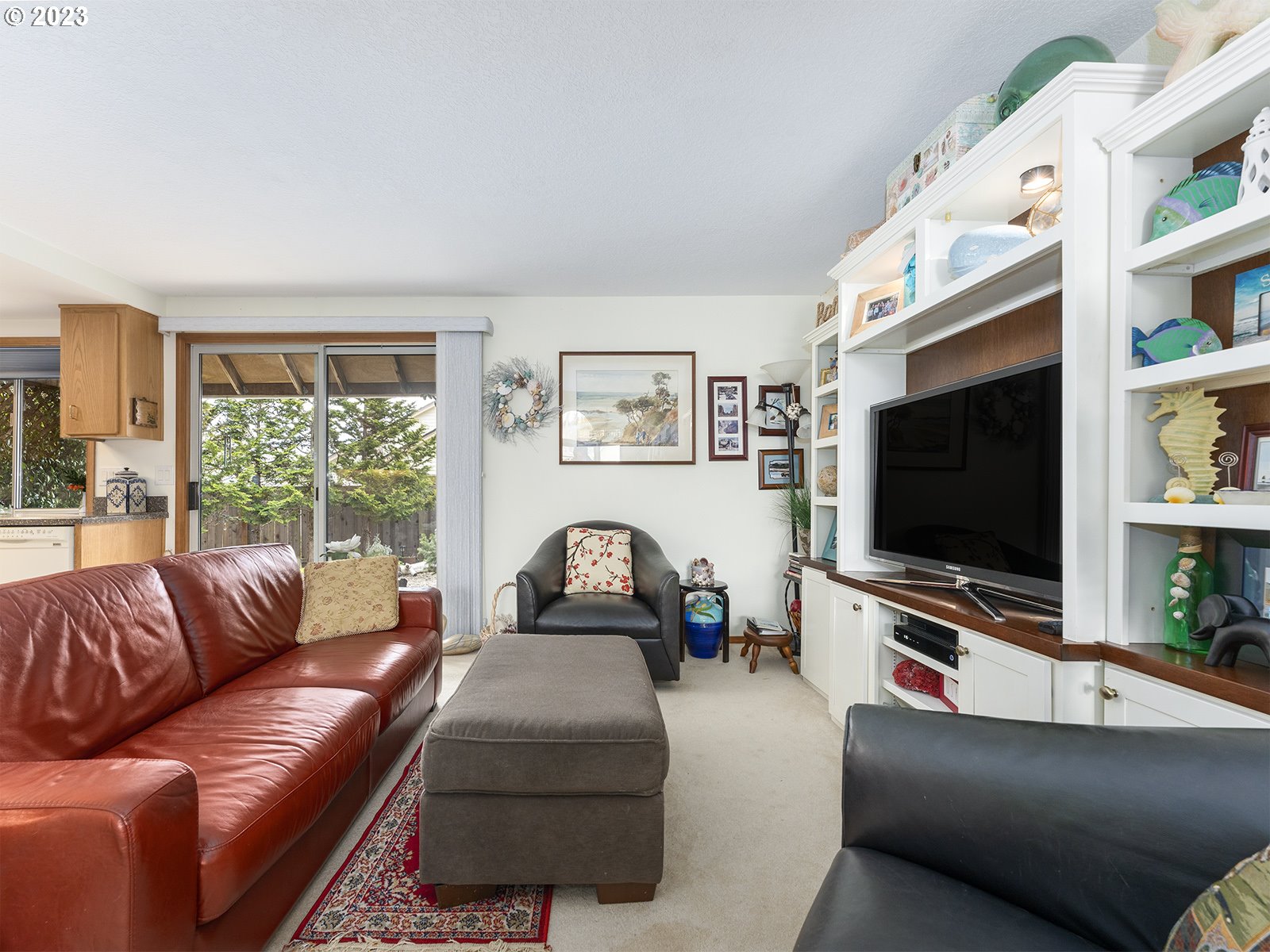 12750 Southwest Overgaard Street Portland, OR 97224 - Photo 12 of 34 Family Room