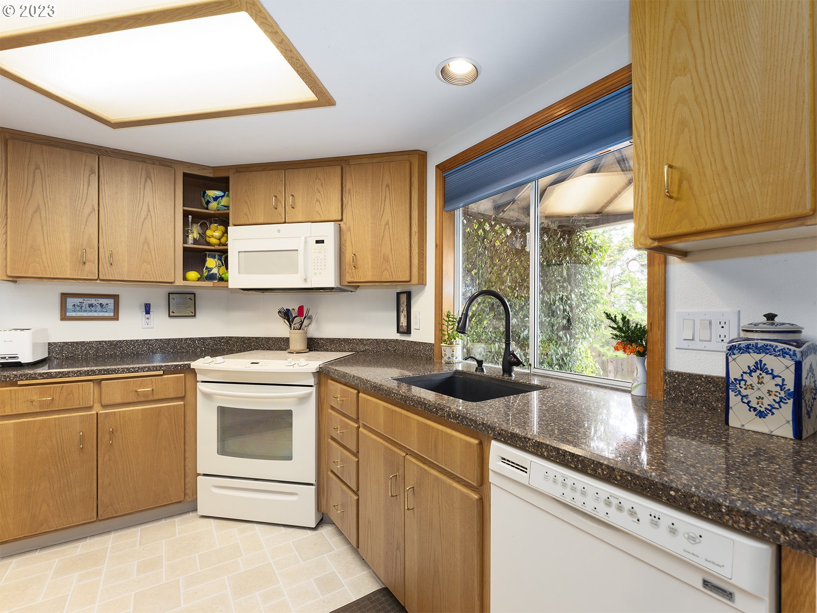 12750 Southwest Overgaard Street Portland, OR 97224 - Photo 16 of 34 Kitchen