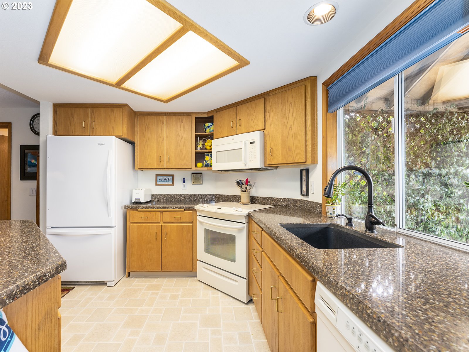 12750 Southwest Overgaard Street Portland, OR 97224 - Photo 17 of 34 Kitchen