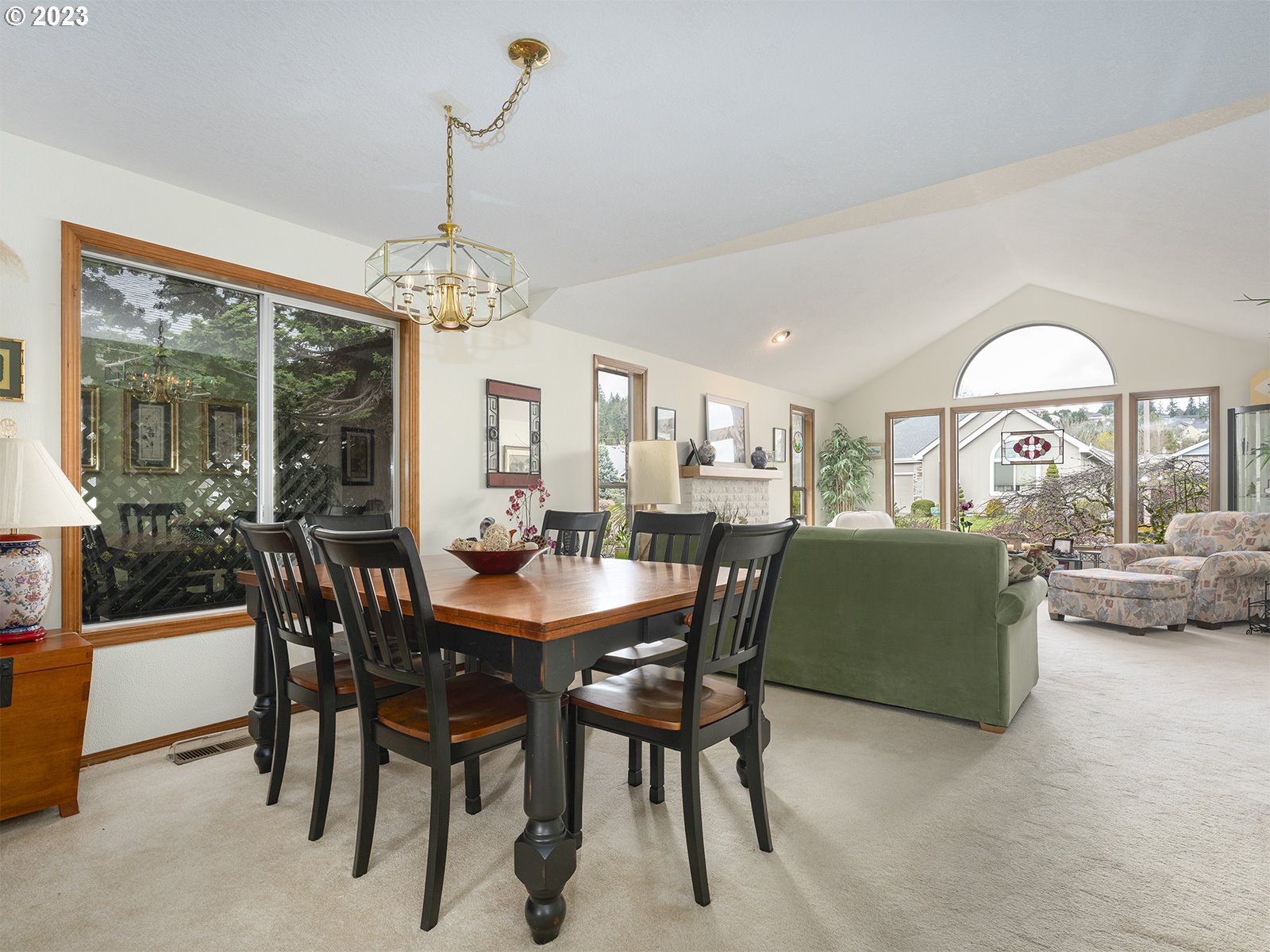 12750 Southwest Overgaard Street Portland, OR 97224 - Photo 9 of 34 Dining Room