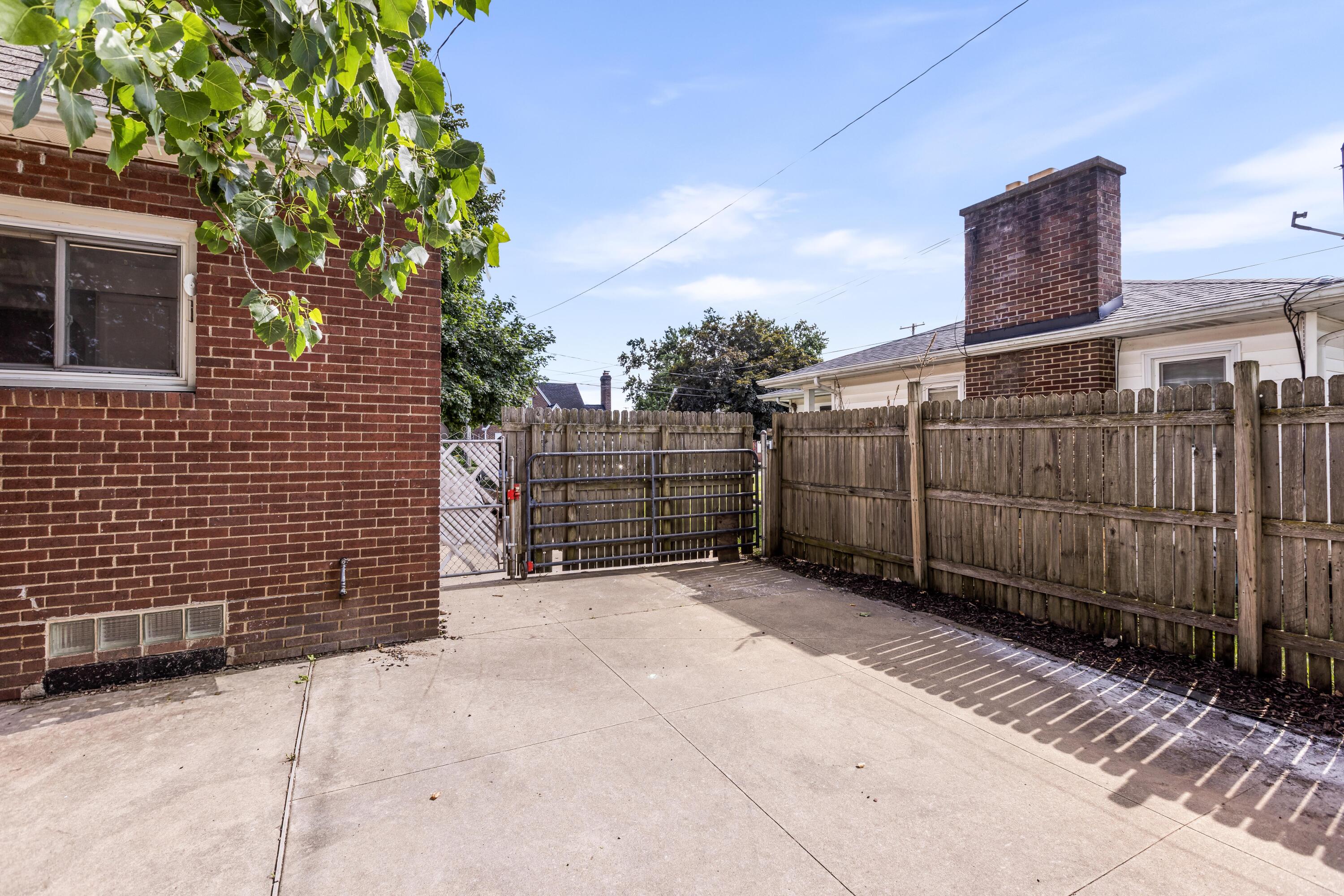 11 John R Street Battle Creek, MI 49015 - Photo 7 of 19 _P7A7643_E