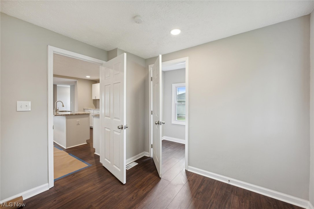 6481 Smith Road Brook Park, OH 44142 - Photo 10 of 26 Gallery Image 10
