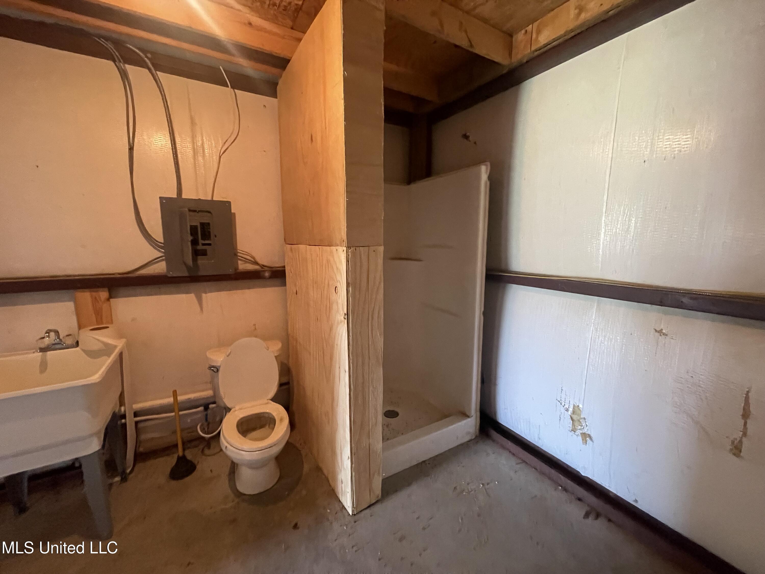 53 South Crockett Road Senatobia, MS 38668 - Photo 5 of 7 IMG_6175