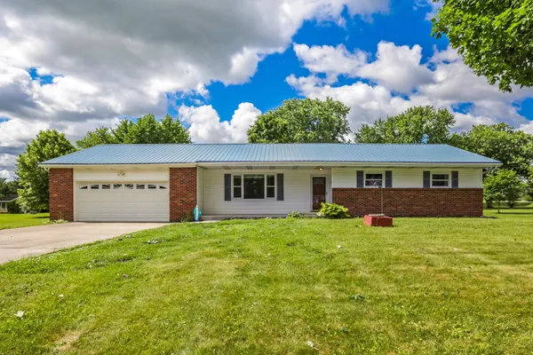 $350,000 | 1165 Carryback Drive Southwest, Pataskala, OH 43062
