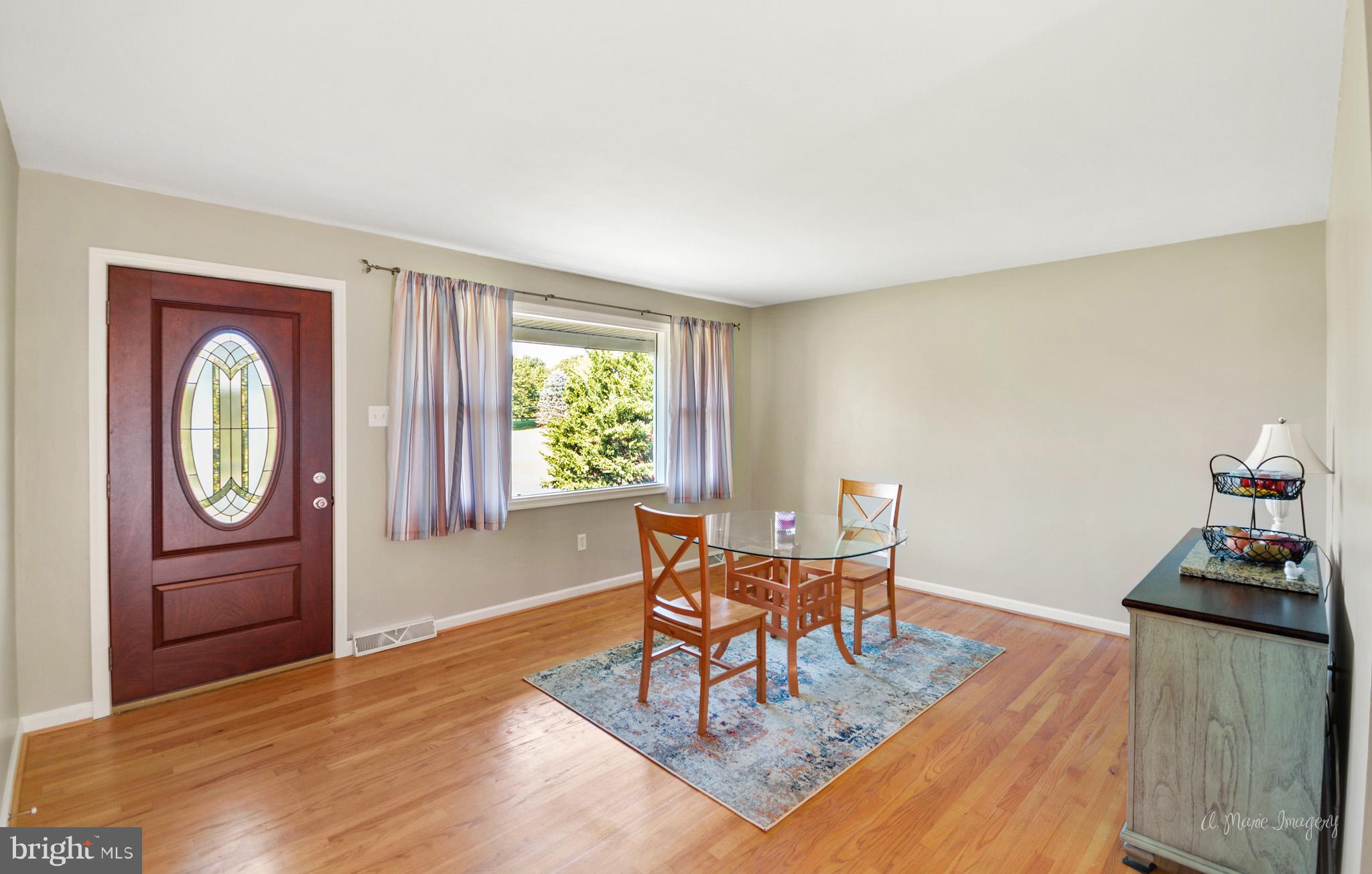 9325 Stottlemeyer Road Boonsboro, MD 21713 - Photo 13 of 48 Sun filled!