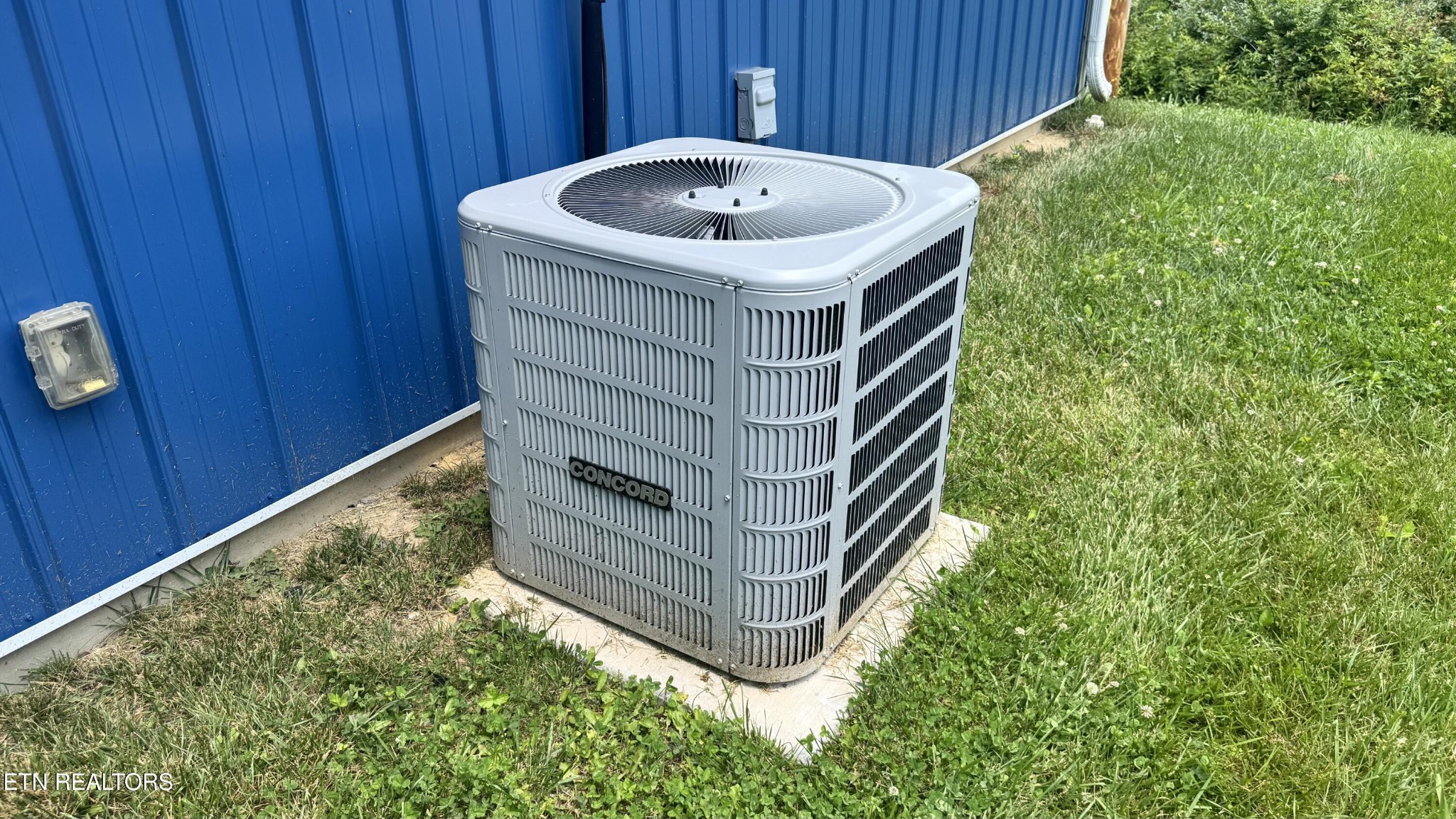 138 Mathews Road Oneida, TN 37841 - Photo 19 of 31 a view of entryway