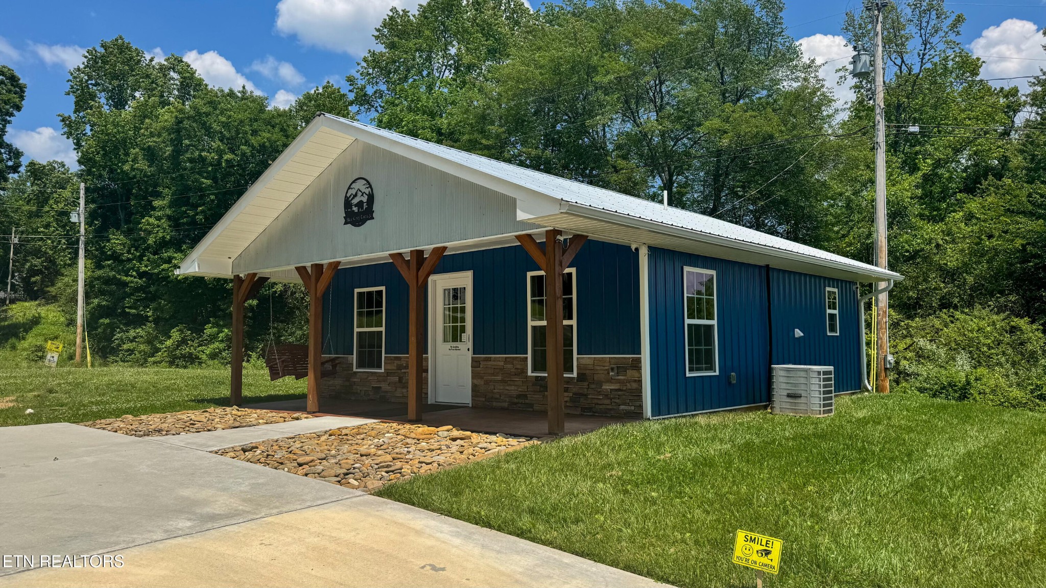 138 Mathews Road Oneida, TN 37841 - Photo 23 of 31 a view of a house with garden