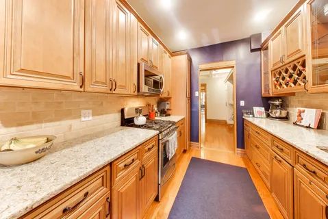 $575,000 | 3808 North Pine Grove Avenue, Unit 1N, Chicago, IL 60613