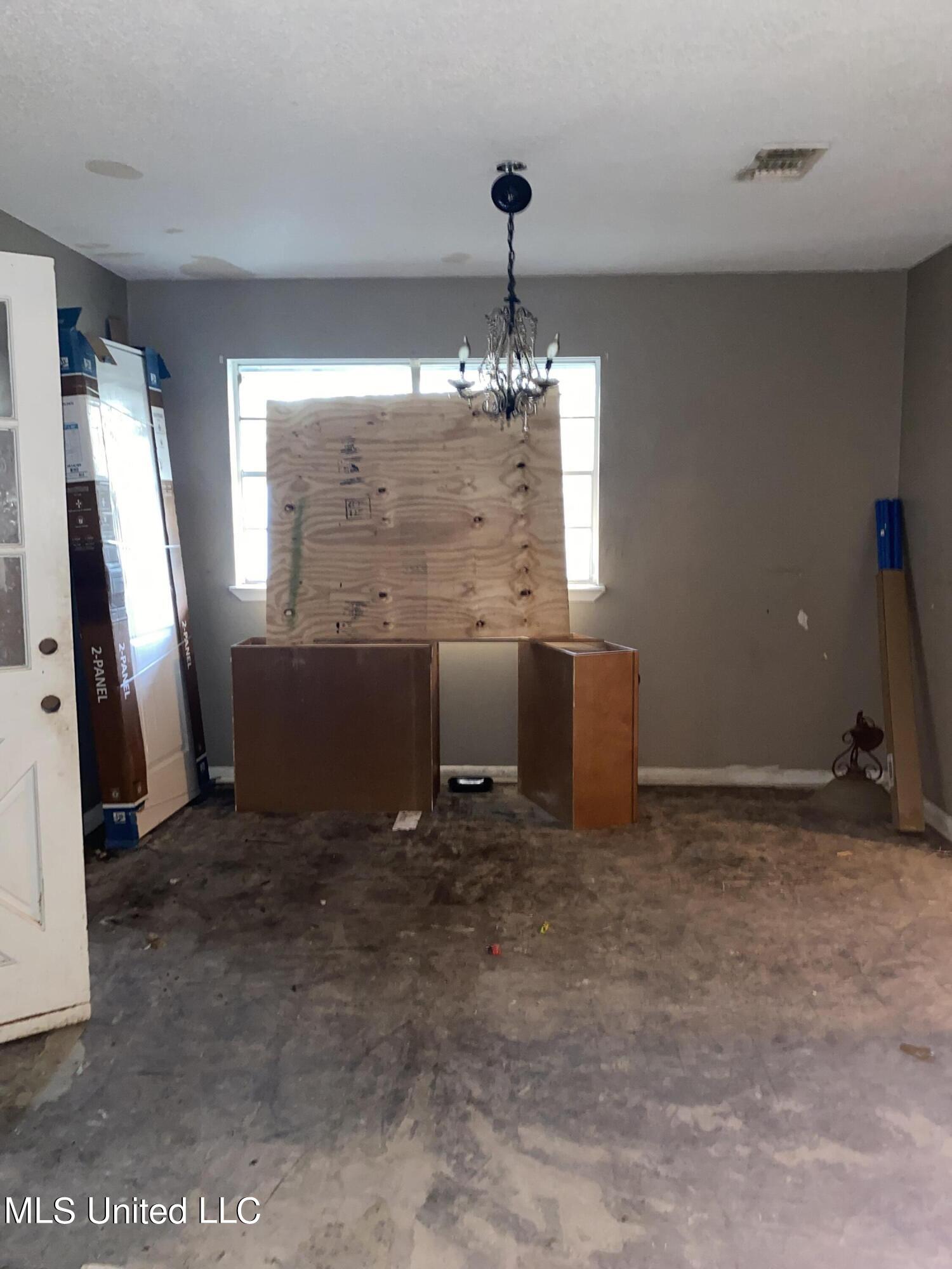 12357 Dedeaux Road Gulfport, MS 39503 - Photo 3 of 11 Dining Room