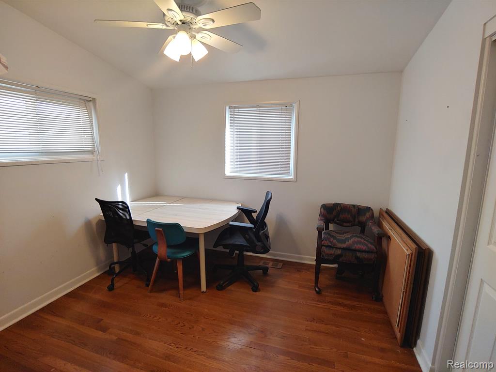 17354 Rougeway Street Livonia, MI 48152 - Photo 9 of 17 Gallery Image 9