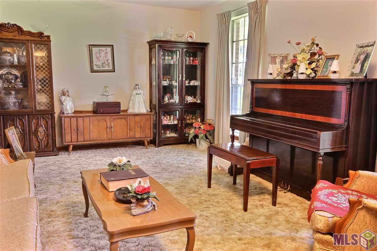10022 Foster Road Baton Rouge, LA 70811 - Photo 3 of 10