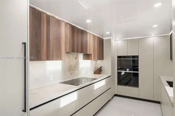 $6,200 | 5555 Collins Avenue, Unit 16H, Miami Beach, FL 33140