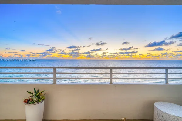 $6,200 | 5555 Collins Avenue, Unit 16H, Miami Beach, FL 33140