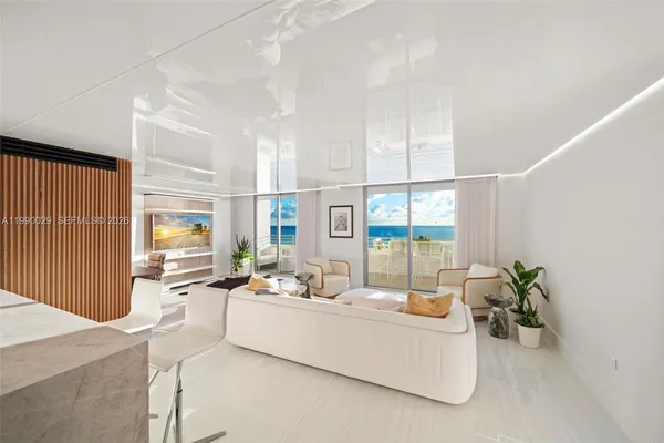 $6,200 | 5555 Collins Avenue, Unit 16H, Miami Beach, FL 33140