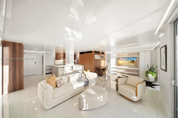 $6,200 | 5555 Collins Avenue, Unit 16H, Miami Beach, FL 33140