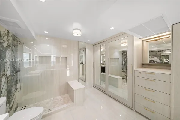 $6,200 | 5555 Collins Avenue, Unit 16H, Miami Beach, FL 33140