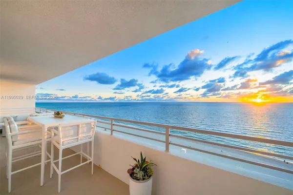 $6,200 | 5555 Collins Avenue, Unit 16H, Miami Beach, FL 33140
