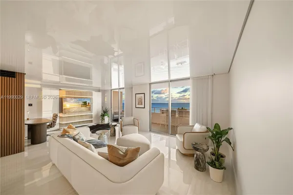 $6,200 | 5555 Collins Avenue, Unit 16H, Miami Beach, FL 33140