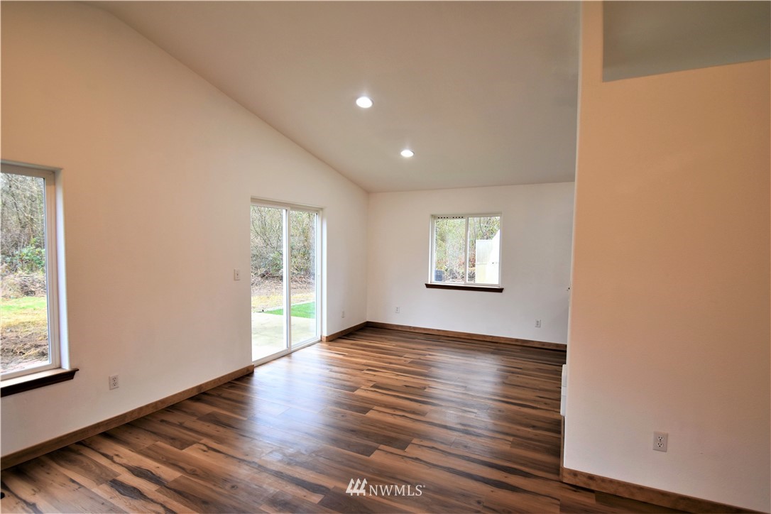 11210 180th Lane Southwest Rochester, WA 98579 - Photo 3 of 10