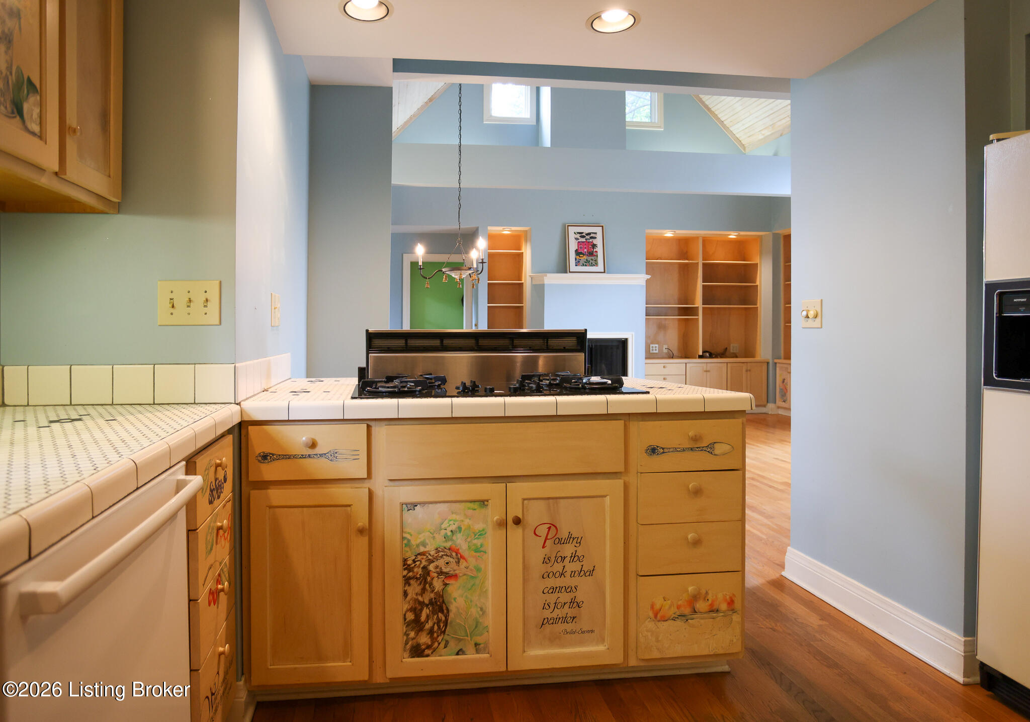 513 Emery Road Louisville, KY 40206 - Photo 21 of 50 Cooktop with view of great room