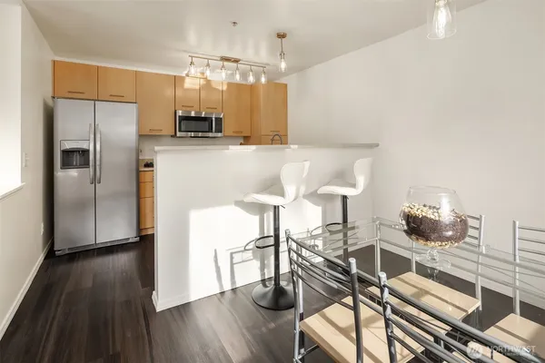 $488,000 | 710 240th Way Southeast, Unit J302, Sammamish, WA 98074