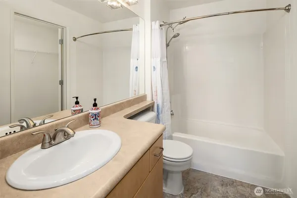 $488,000 | 710 240th Way Southeast, Unit J302, Sammamish, WA 98074