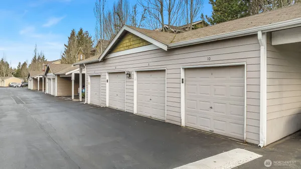 $488,000 | 710 240th Way Southeast, Unit J302, Sammamish, WA 98074