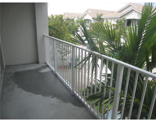 3078 Laurel Ridge Circle, Unit 3078 Riviera Beach, FL 33404 - Photo 8 of 12 Exterior Front