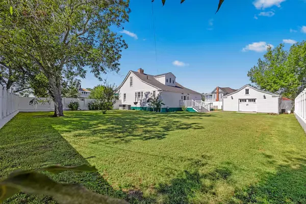 a house view with garden space