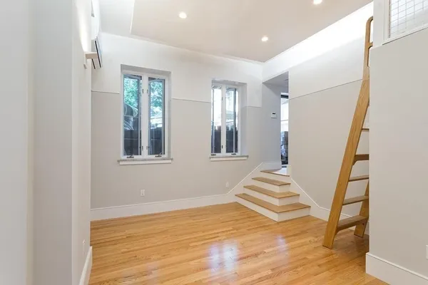 $2,800 | 107 N Street, Unit B, Boston, MA 02127