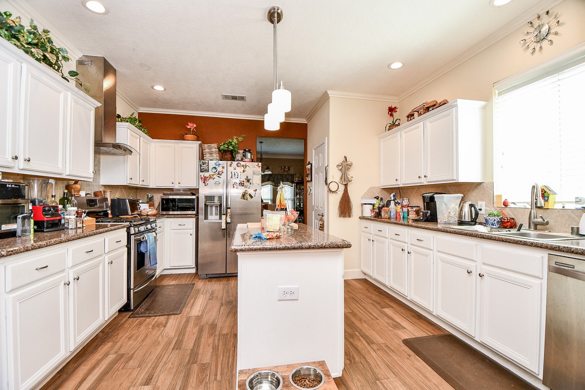 2910 Clayton Ridge Court Houston, TX 77082 - Photo 11 of 32 Other view of kitchen.