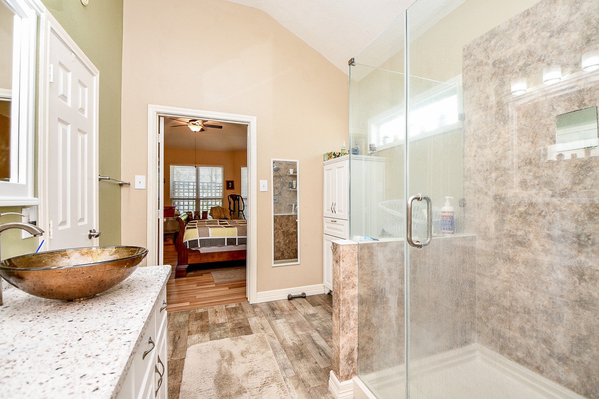 2910 Clayton Ridge Court Houston, TX 77082 - Photo 17 of 32 Updated primary bathroom.