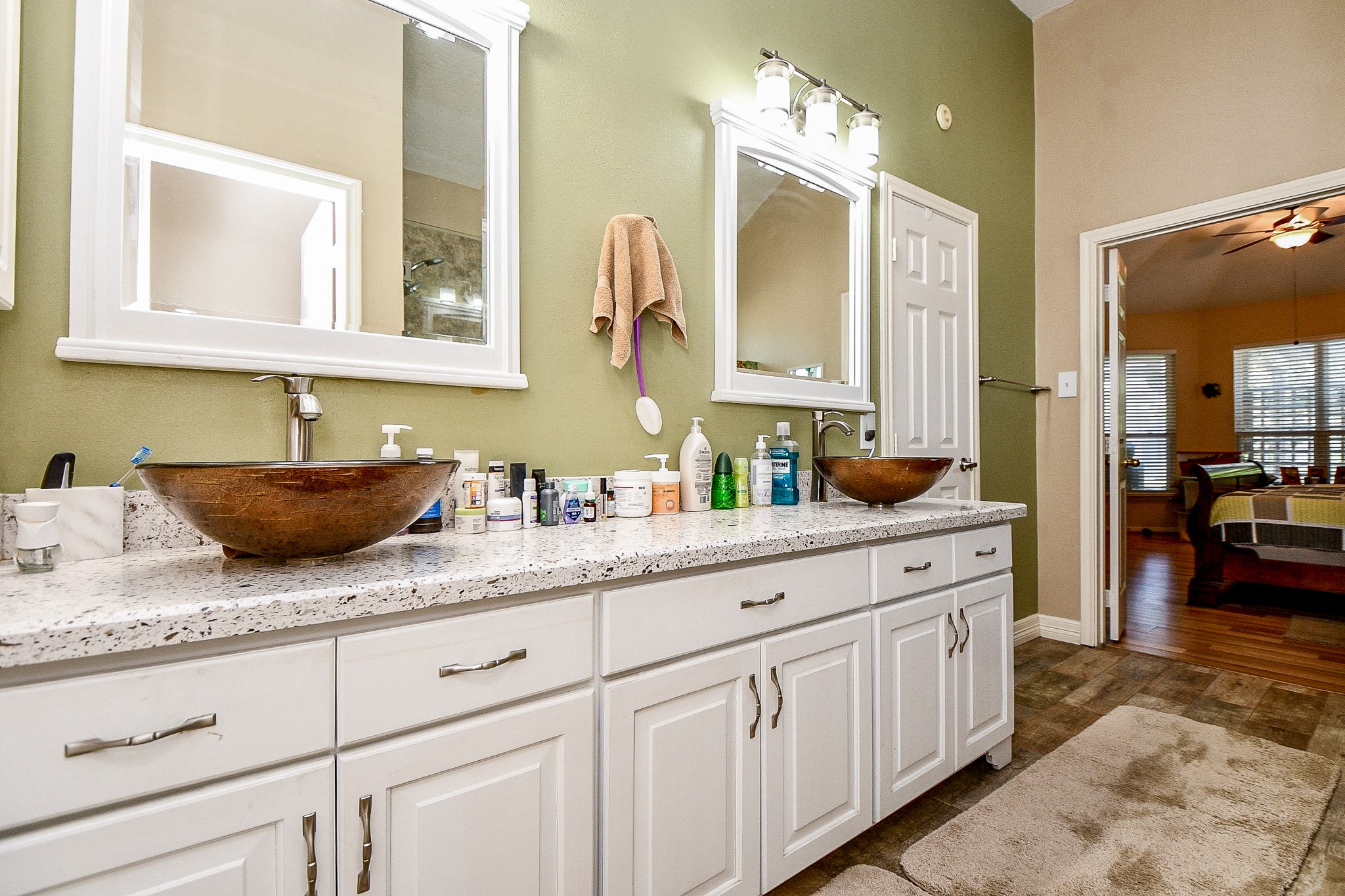 2910 Clayton Ridge Court Houston, TX 77082 - Photo 21 of 32 Double sinks.
