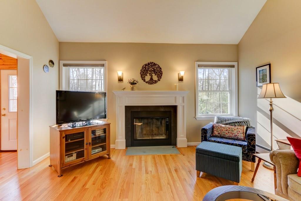 9 Autumn Road Medway, MA 02053 - Photo 5 of 38 Gallery Image 5