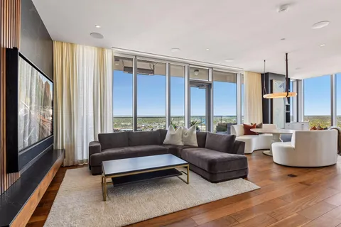 $3,300,000 | 255 Hennepin Avenue, Unit 3303, Minneapolis, MN 55401