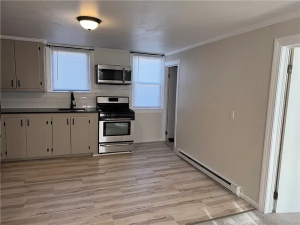 $2,000 | 33 St Elizabeth Street, Unit 2, Bristol, RI 02809