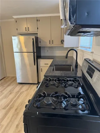 $2,000 | 33 St Elizabeth Street, Unit 2, Bristol, RI 02809