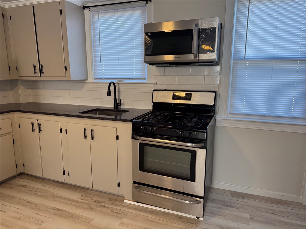 33 St Elizabeth Street, Unit 2 Bristol, RI 02809 - Photo 5 of 24