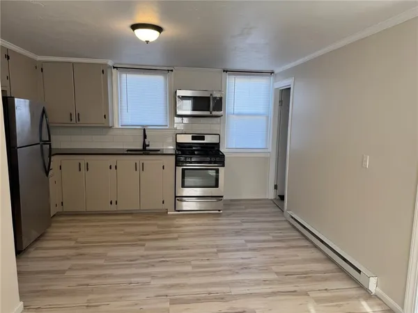 $2,000 | 33 St Elizabeth Street, Unit 2, Bristol, RI 02809