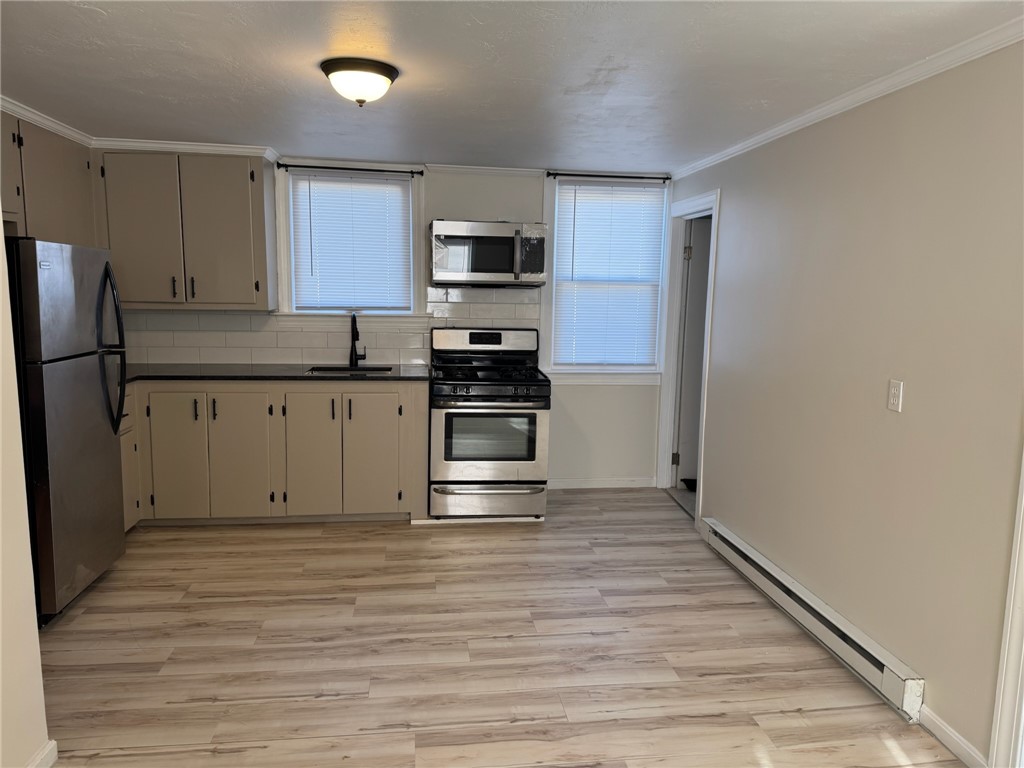 33 St Elizabeth Street, Unit 2 Bristol, RI 02809 - Photo 7 of 24