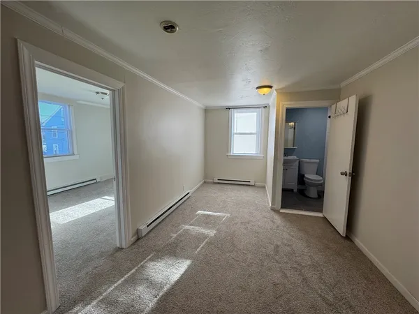$2,000 | 33 St Elizabeth Street, Unit 2, Bristol, RI 02809