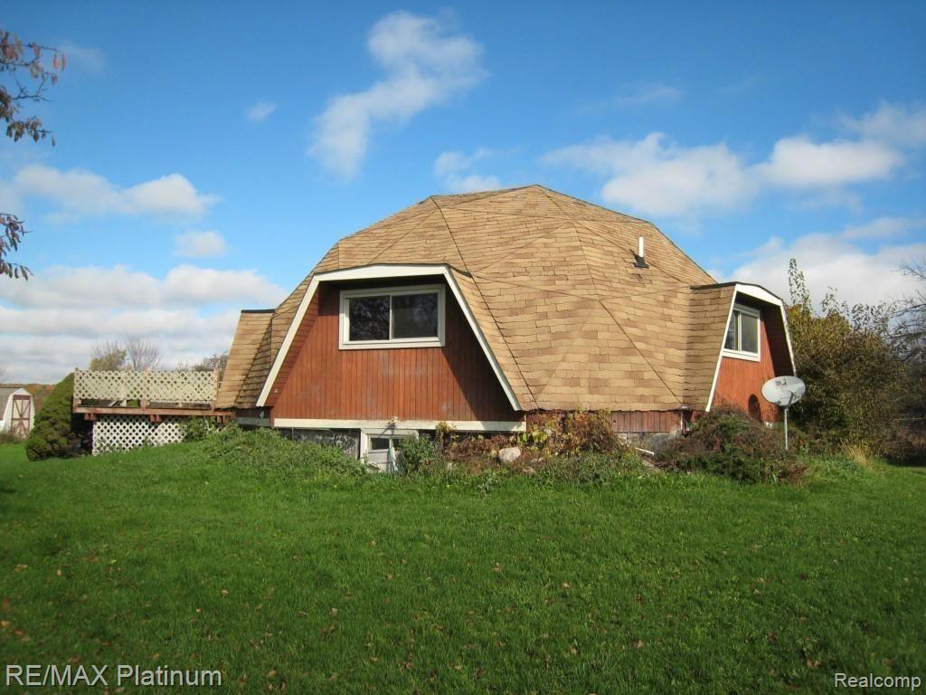 12068 Potter Road Flushing, MI 48433 - Photo 3 of 29 Outside 3.jpg