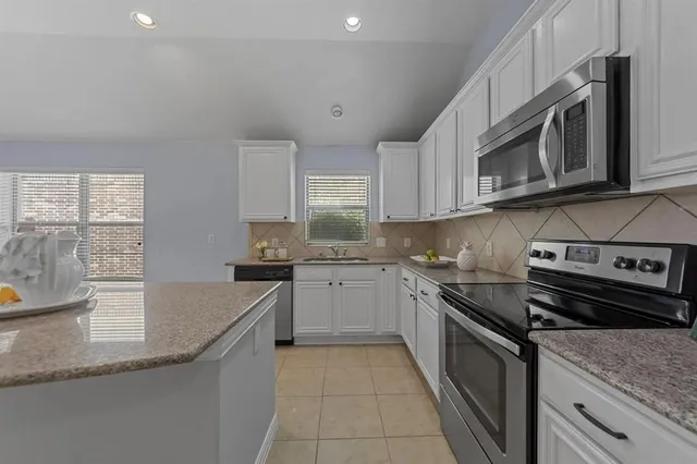 $2,700 | 11913 Summer Springs Drive, Frisco, TX 75036