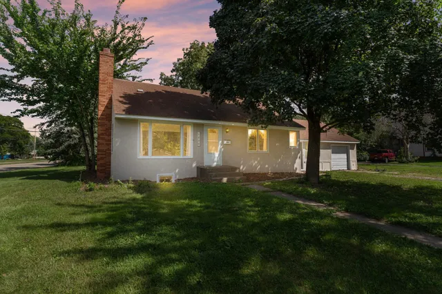 $340,000 | 1200 Summit Avenue, St. Paul Park, MN 55071