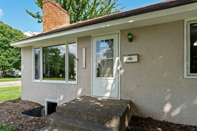 $340,000 | 1200 Summit Avenue, St. Paul Park, MN 55071