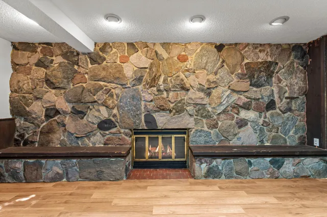 $340,000 | 1200 Summit Avenue, St. Paul Park, MN 55071