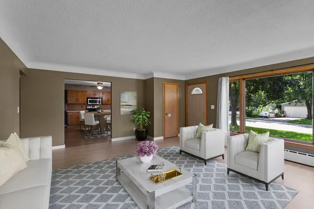 $340,000 | 1200 Summit Avenue, St. Paul Park, MN 55071