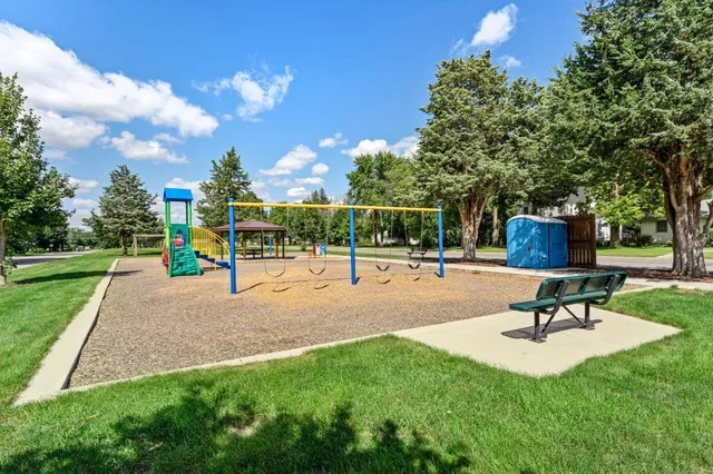 $340,000 | 1200 Summit Avenue, St. Paul Park, MN 55071