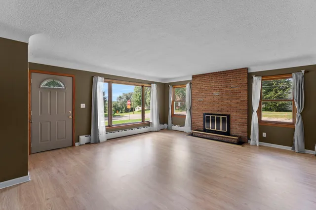 $340,000 | 1200 Summit Avenue, St. Paul Park, MN 55071